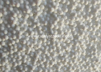 1,6 mm 1,8 mm plus grande force de broyage élevée de transporteur de sphères d'alumine de catalyseur de volume de pore