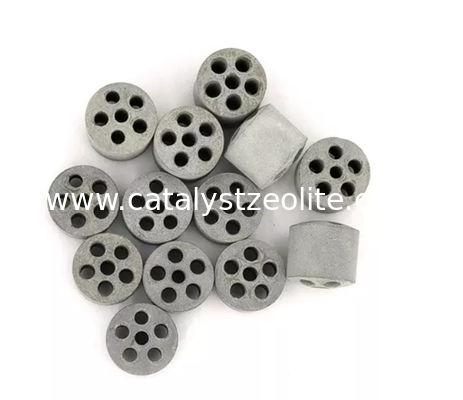 Catalyseur de reformation tubulaire pour le gaz naturel lourd de matières de base au LPG et pour l'opération dans des conditions de flux thermique de feu vif